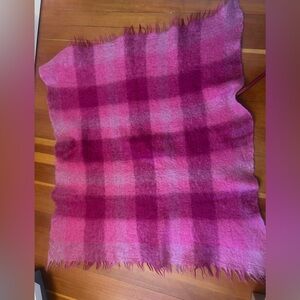 Montrose Vintage fuchsia Mohair throw